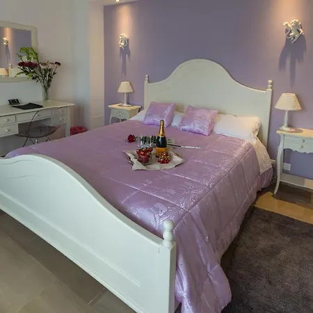 Vatican Doors Bed & Breakfast *