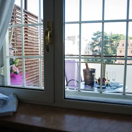 Vatican Doors Bed & Breakfast *